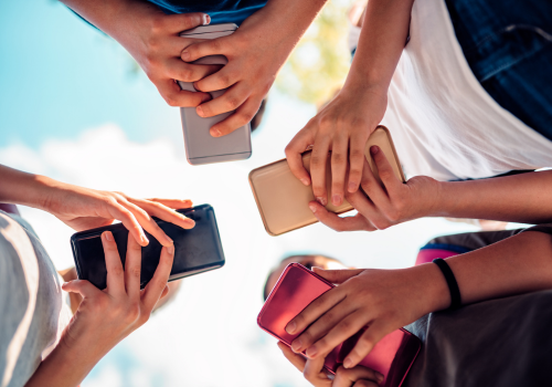 Social Media, Screen Time And Your Child: What You Need To Know About Phone Use As A Parent And How Family Counselling Can Help screen time and phone use for children. Parenting and family therapy